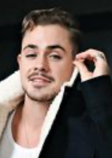 Dacre Montgomery photo