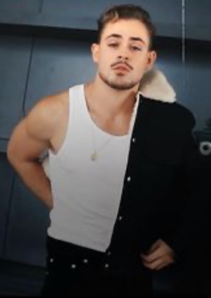 Dacre Montgomery photo