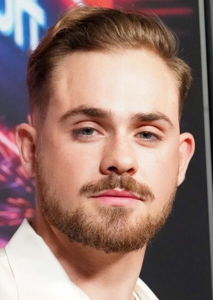 Dacre Montgomery photo