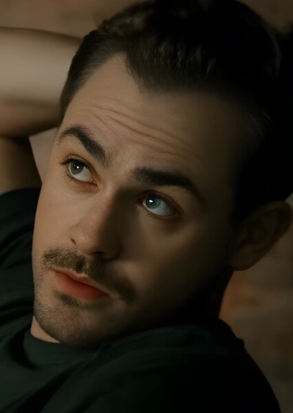 Dacre Montgomery photo
