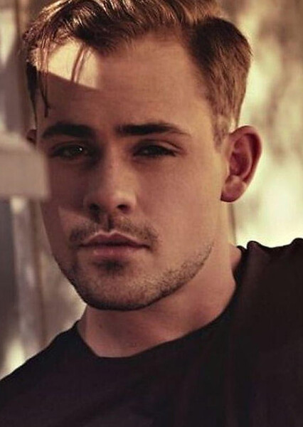 Dacre Montgomery photo