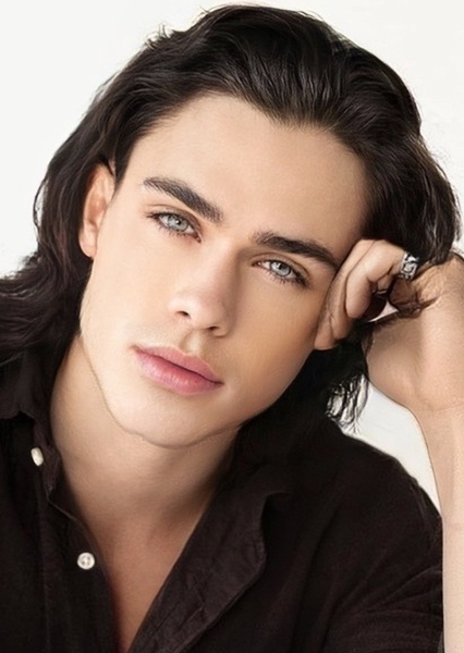 Dacre Montgomery photo