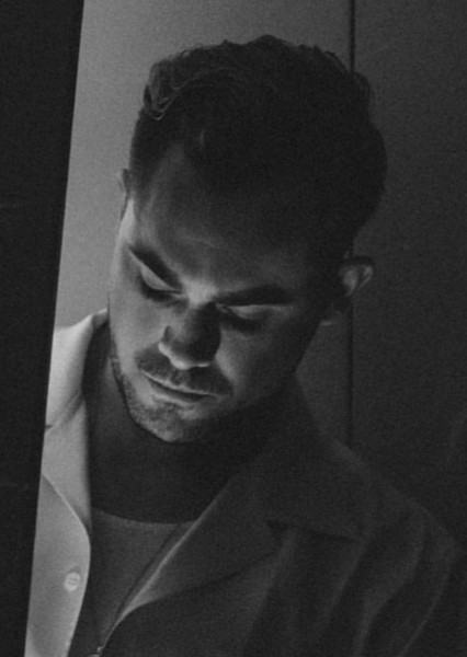 Dacre Montgomery photo