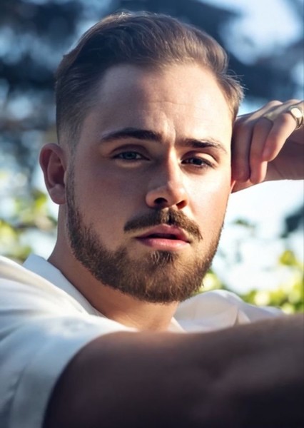 Dacre Montgomery photo