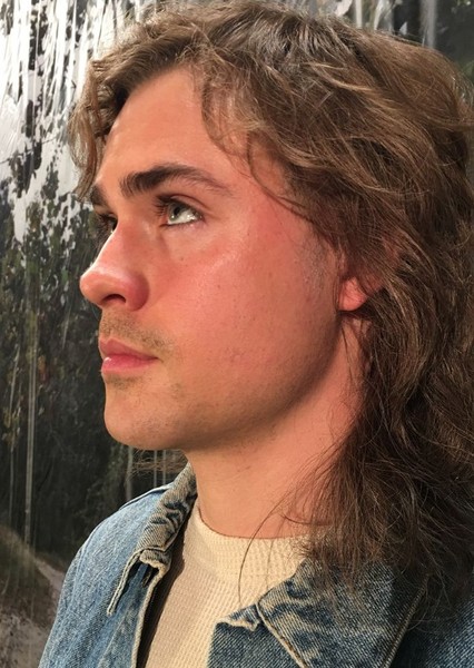 Dacre Montgomery photo