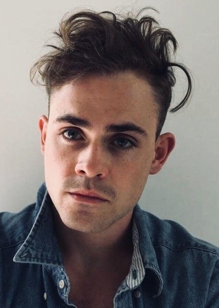 Dacre Montgomery photo