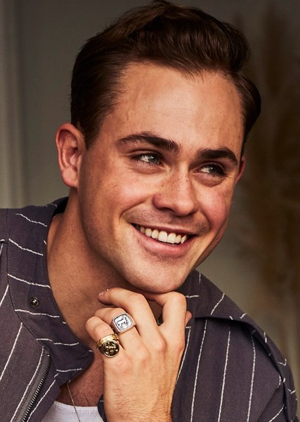 Dacre Montgomery photo