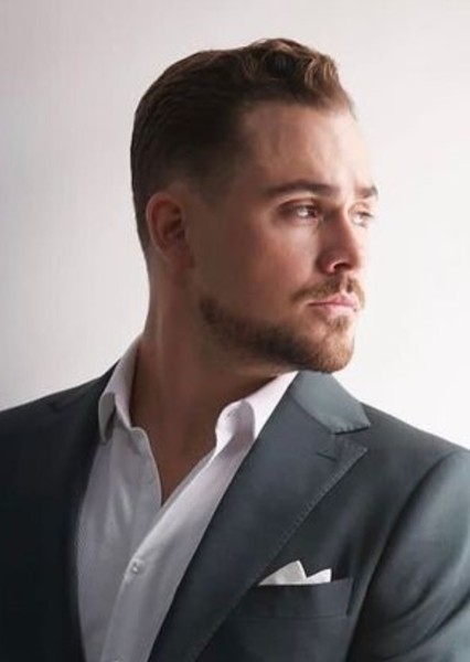 Dacre Montgomery photo