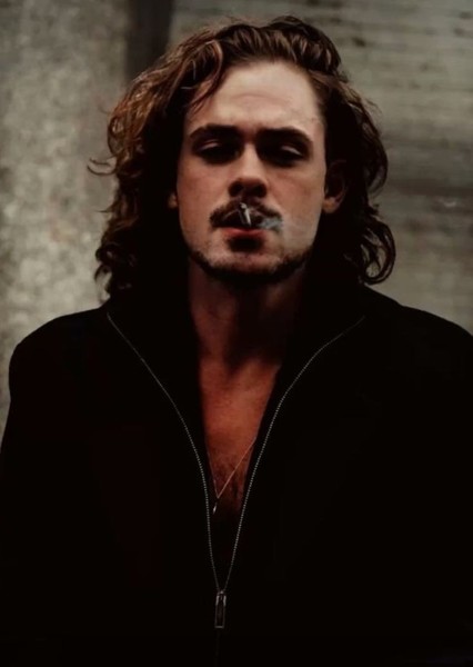 Dacre Montgomery photo