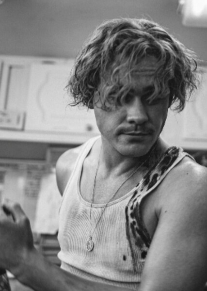 Dacre Montgomery photo