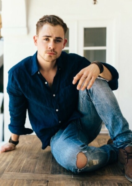 Dacre Montgomery photo