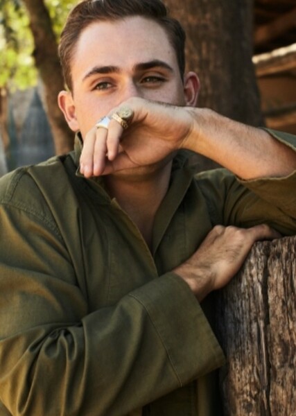 Dacre Montgomery photo