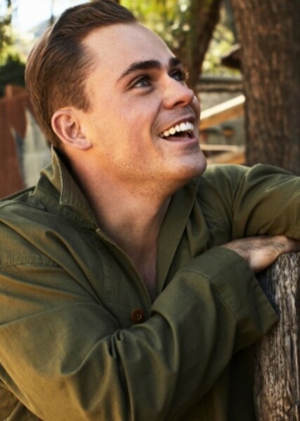 Dacre Montgomery photo