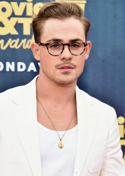 Dacre Montgomery photo
