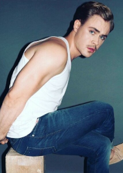Dacre Montgomery photo