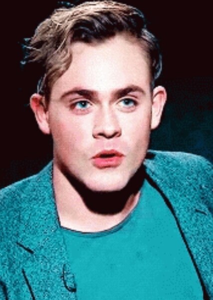 Dacre Montgomery photo