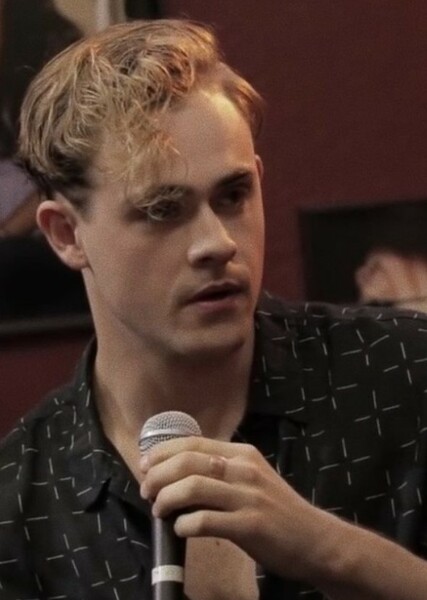 Dacre Montgomery photo