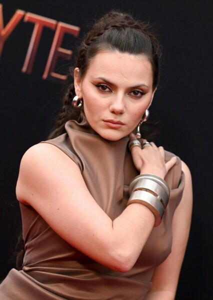 Dafne Keen photo
