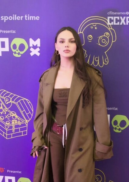 Dafne Keen photo