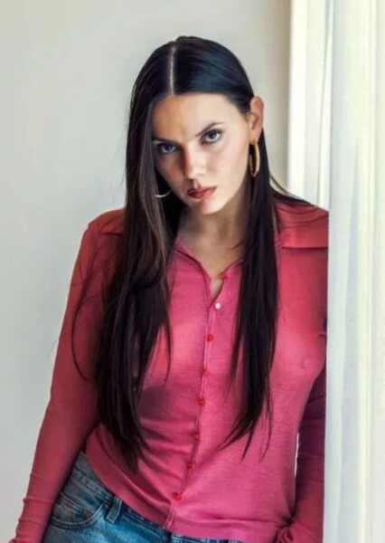 Mia(Teen 2020s)