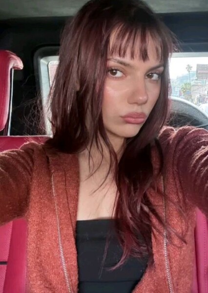 Dafne Keen photo