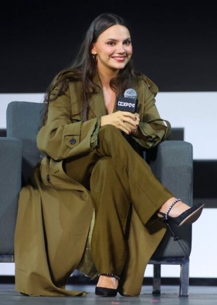Dafne Keen photo