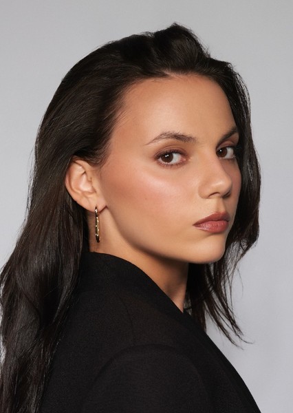 Dafne Keen photo