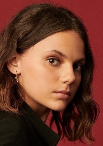 Dafne Keen photo