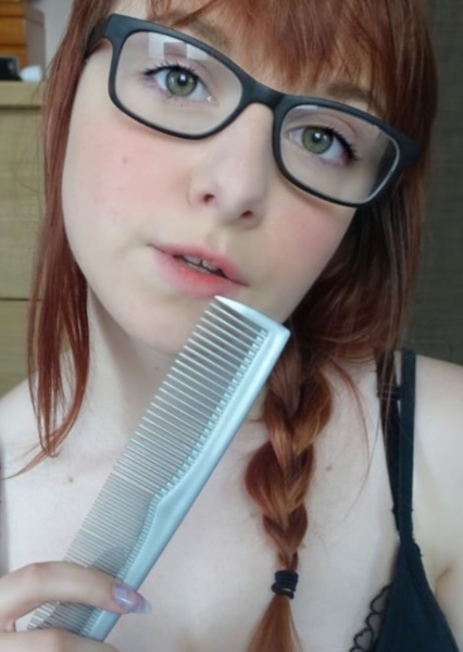 Daisy (Daisy Banaisy ASMR) photo
