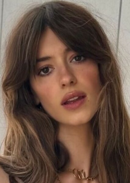 Daisy Edgar-Jones photo