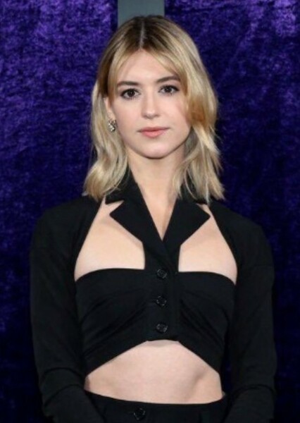 Daisy Edgar-Jones photo