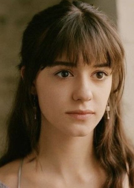 Daisy Edgar-Jones photo