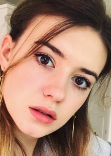 Daisy Edgar-Jones photo