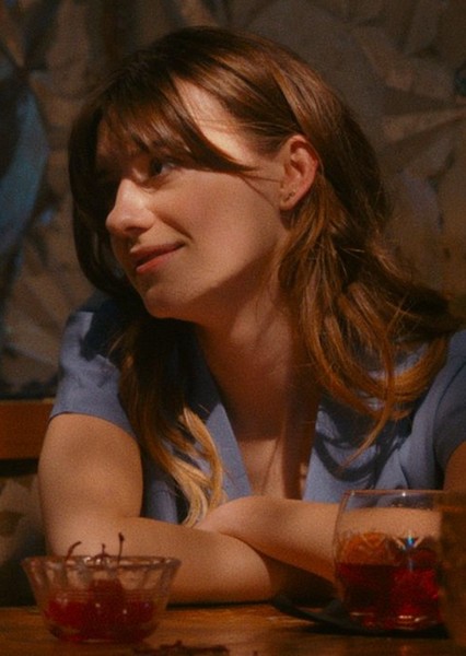 Daisy Edgar-Jones photo