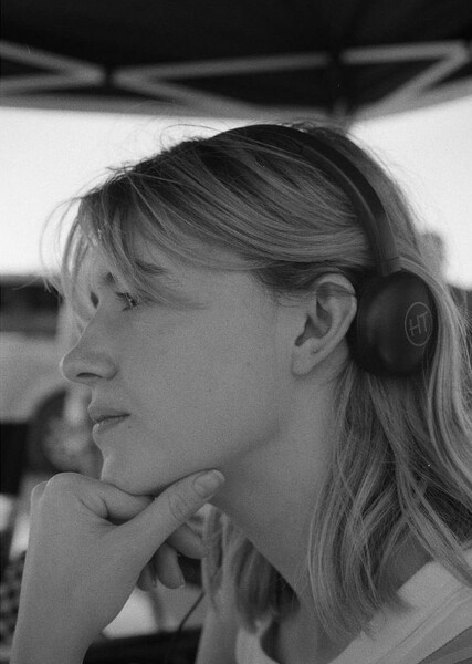 Daisy Edgar-Jones photo