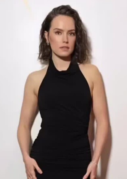 Daisy Ridley photo