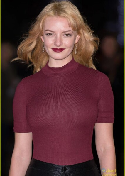 Dakota Blue Richards photo