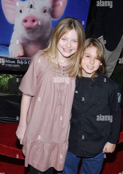 Dakota Fanning and Dominic Scott Kay photo