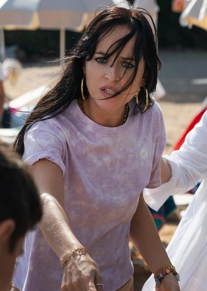 Dakota Johnson photo