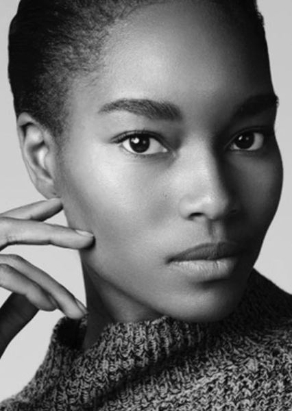 Damaris Lewis photo