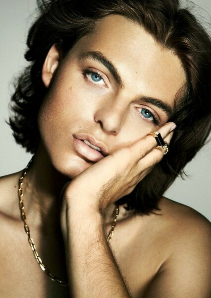 Damian Hurley photo