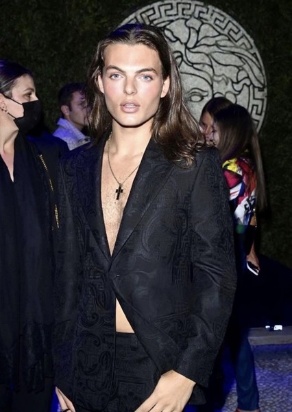 Damian Hurley photo