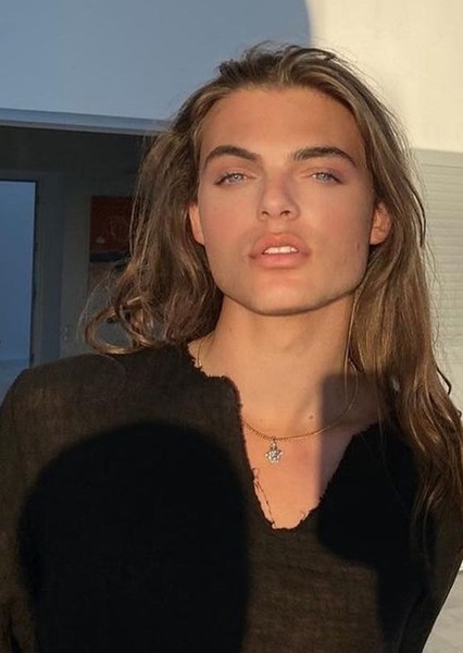 Damian Hurley photo