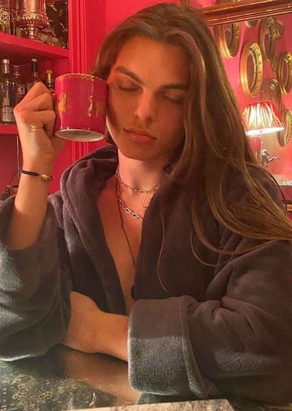 Damian Hurley photo
