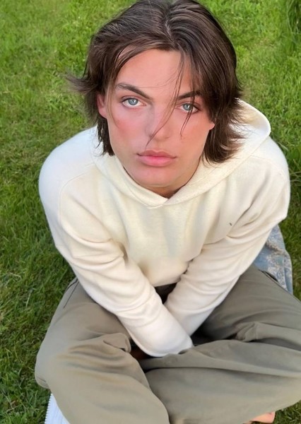 Damian Hurley photo