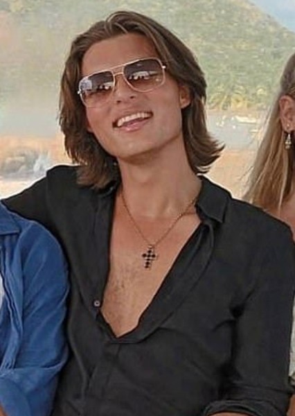 Damian Hurley photo