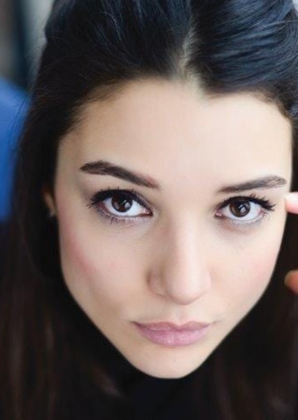 Damla Colbay photo