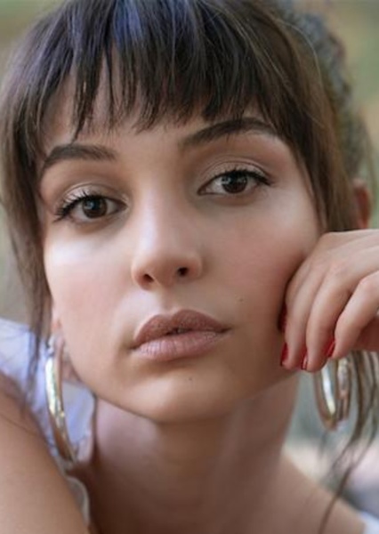 Damla Colbay photo