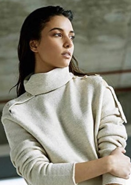 Damla Colbay photo