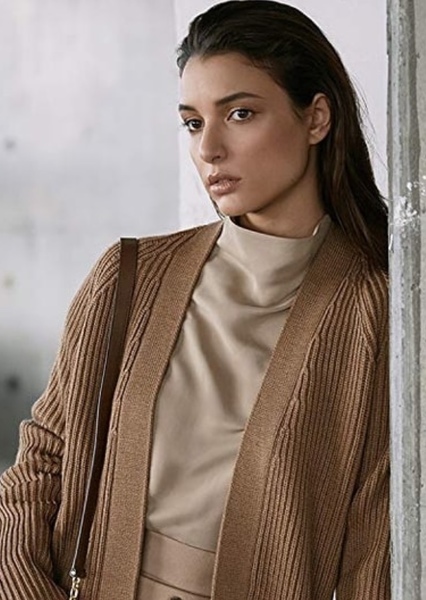 Damla Colbay photo